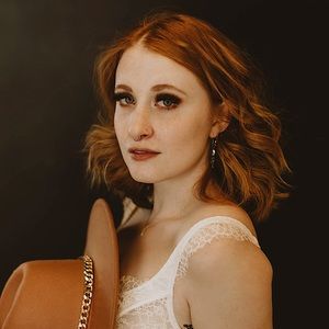 Meet your Posher, Ayla